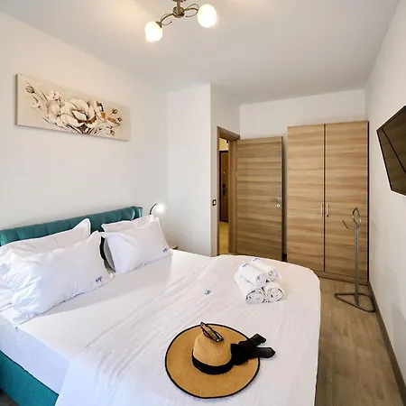 Evelyn's Spa&pool Apartment *