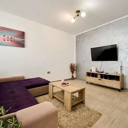 Evelyn's Spa&pool Apartmán Mamaia